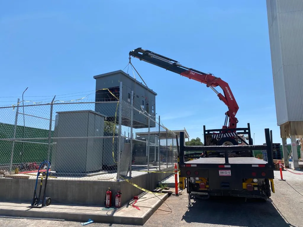 Instalación de transformador. Alta tensión.